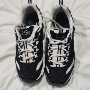 Sketchers D'Lites Black and White Sneakers
